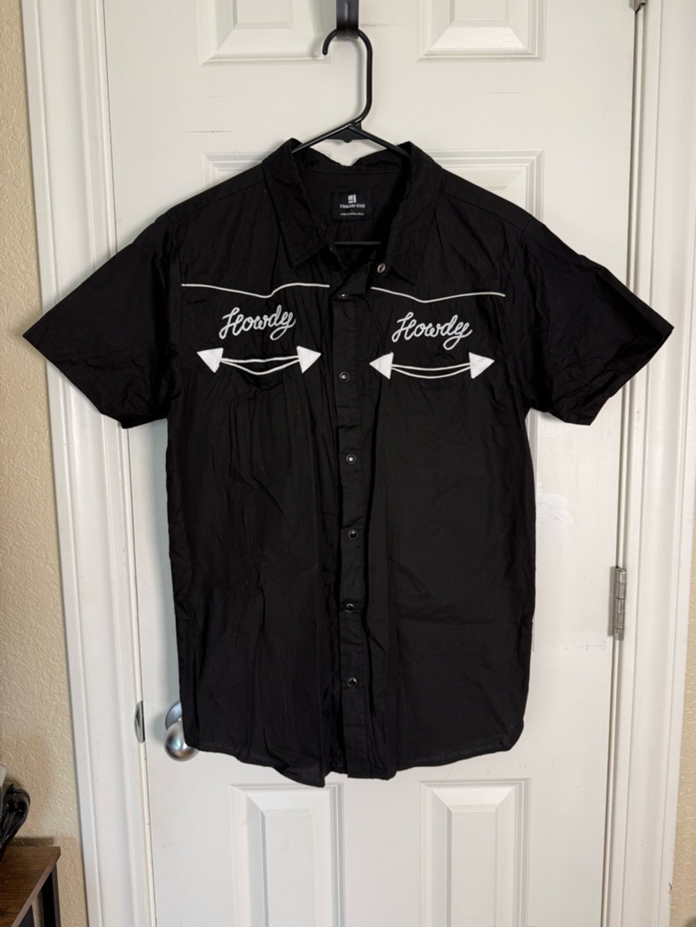 Black 'Howdy' Embroidered Short-Sleeve Western Shirt